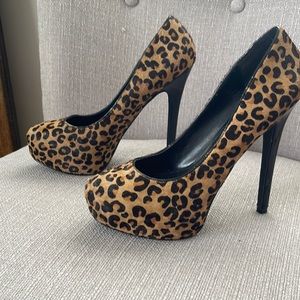 Aldo’s leopard print platform pumps size 6 (36) EUC 5”heel and 1.5” platform